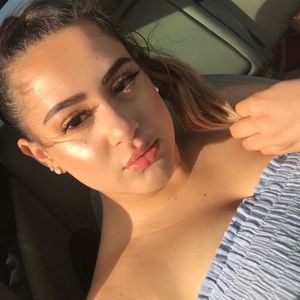 Meet your Posher, Amaya